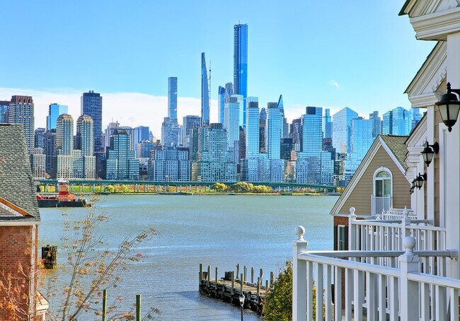 Primary Photo - 454 Albany Ct