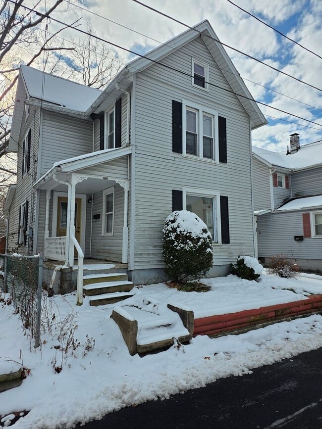 Primary Photo - 2 bedroom 1 bath single family home