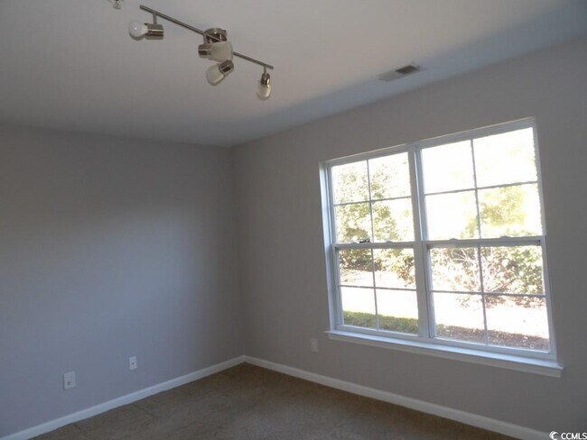 Building Photo - 113 Butkus Dr