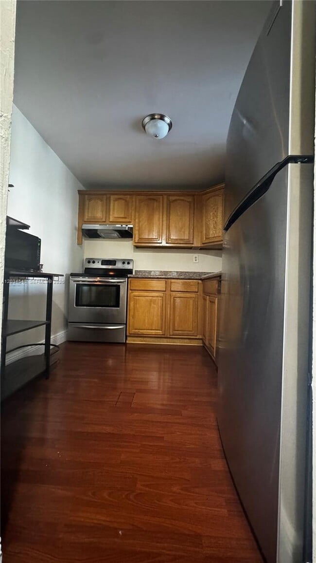 Building Photo - 9125 SW 77th Ave