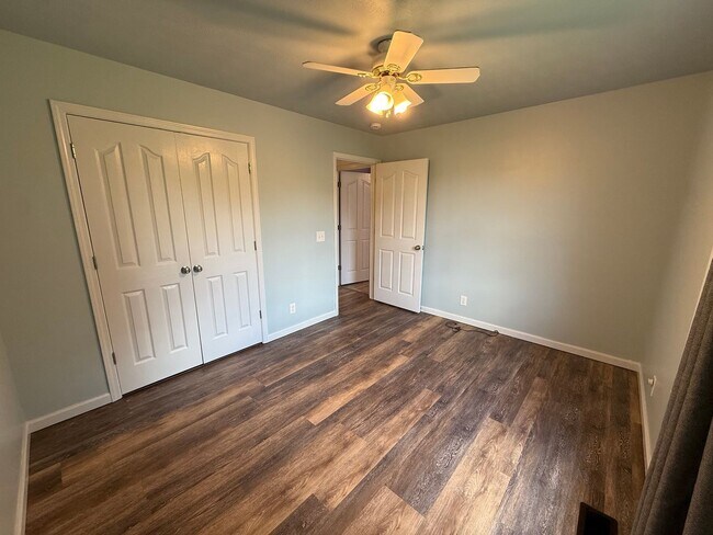Building Photo - Charming 3BR/2BA Home in Greenbrier