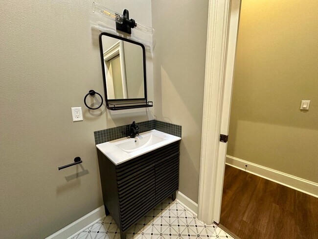 Building Photo - Modern Living with a Touch of Historic Charm