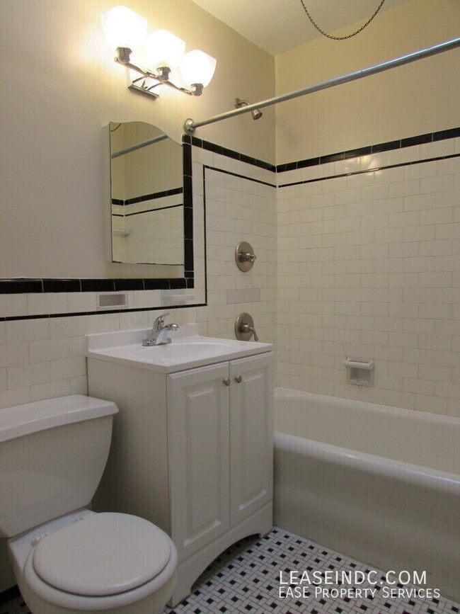 Building Photo - 2215 39th St NW