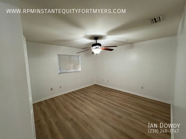 Building Photo - Beautifully Updated 3-Bedroom Duplex for R...