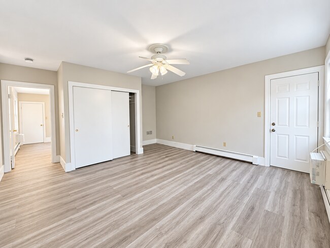 Building Photo - 388 E Merrimack St