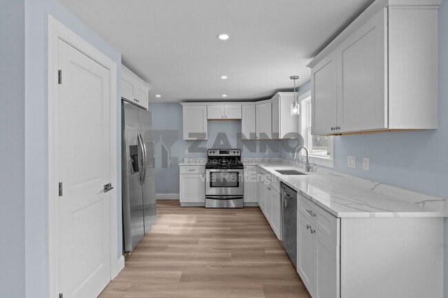 Building Photo - 24 Vernon Ave