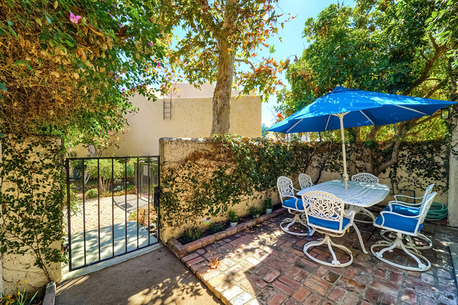 Private patio - 6256 Shoup Ave