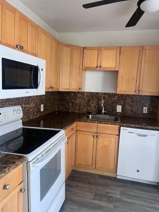 Building Photo - 3475 N Country Club Dr