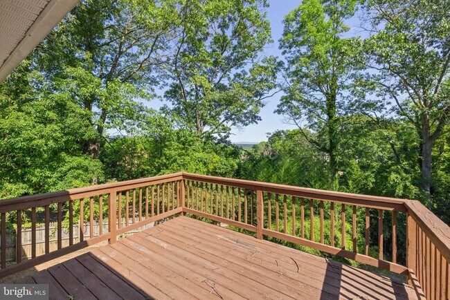 Building Photo - 345 Brown Ave