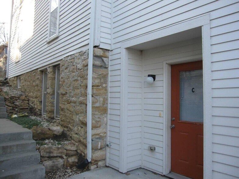 Building Photo - 1106 Ohio St