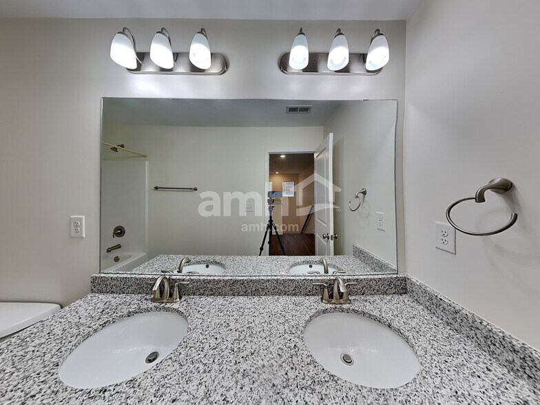 Building Photo - 2487 Napa Valley Dr