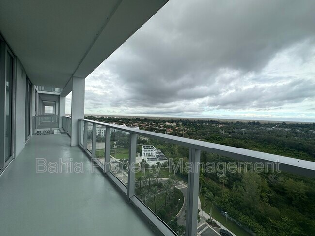 Building Photo - 2000 Metropica Wy