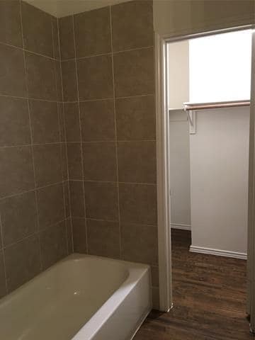 Building Photo - 10328 Woodleaf Dr