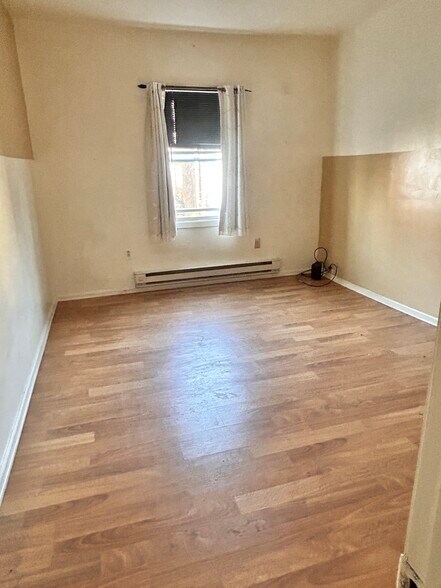 Building Photo - 2213 N 33rd St