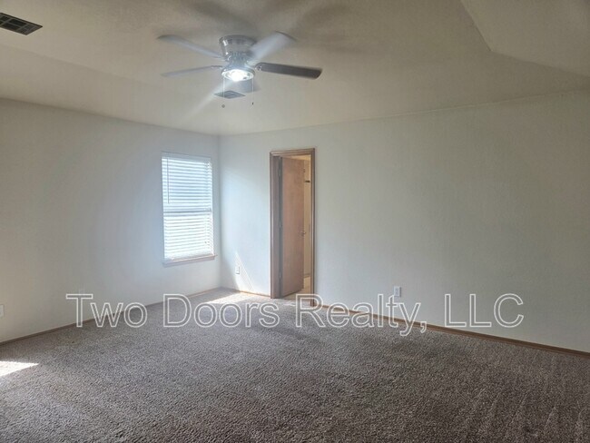 Building Photo - 5113 SE 80th St