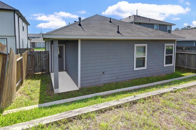 Building Photo - 40735 Gate Ridge Dr