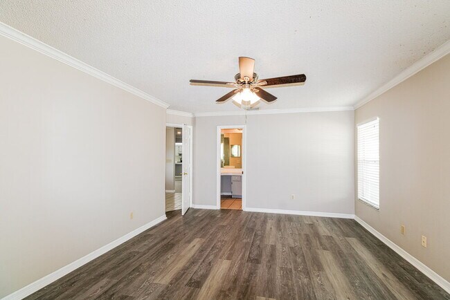 Building Photo - 9132 Hawkins Ct