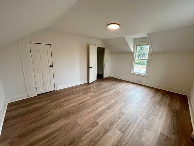 Building Photo - 500 Ridge St