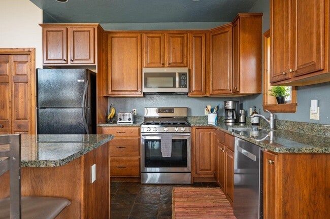 Building Photo - 91 Fireweed Ct