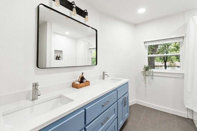 Building Photo - 4252 McComas Rd