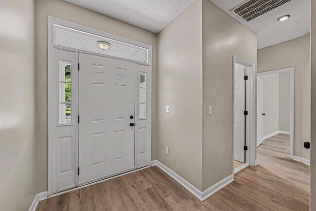 Building Photo - 1854 Oleander Ct