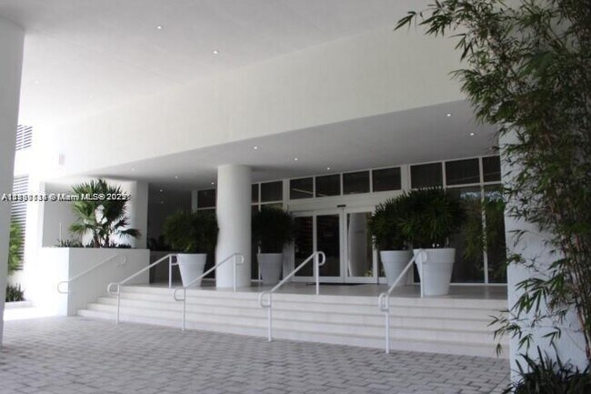 Building Photo - 4250 Biscayne Blvd