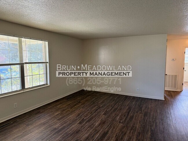 Building Photo - 3719 Mooers St