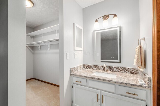 Building Photo - 5841 Elmbridge Ln