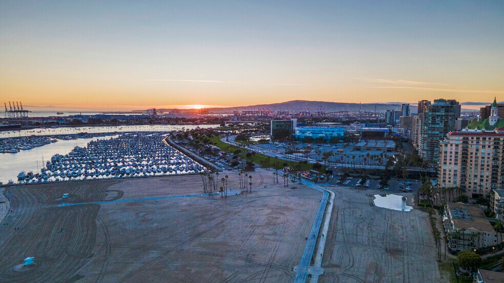 Building Photo - 1140 E Ocean Blvd