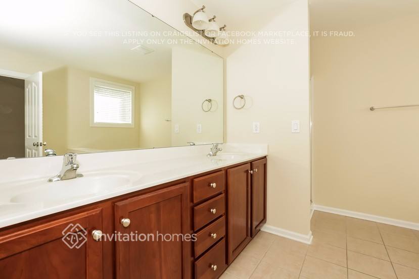 Building Photo - 16013 Caranna Ct