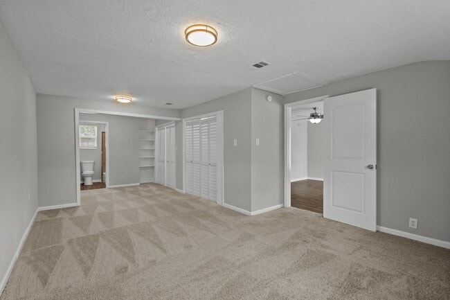 Building Photo - Spacious 3 Bedroom 1 Bath Home with Fresh Updates and Expansive Backyard