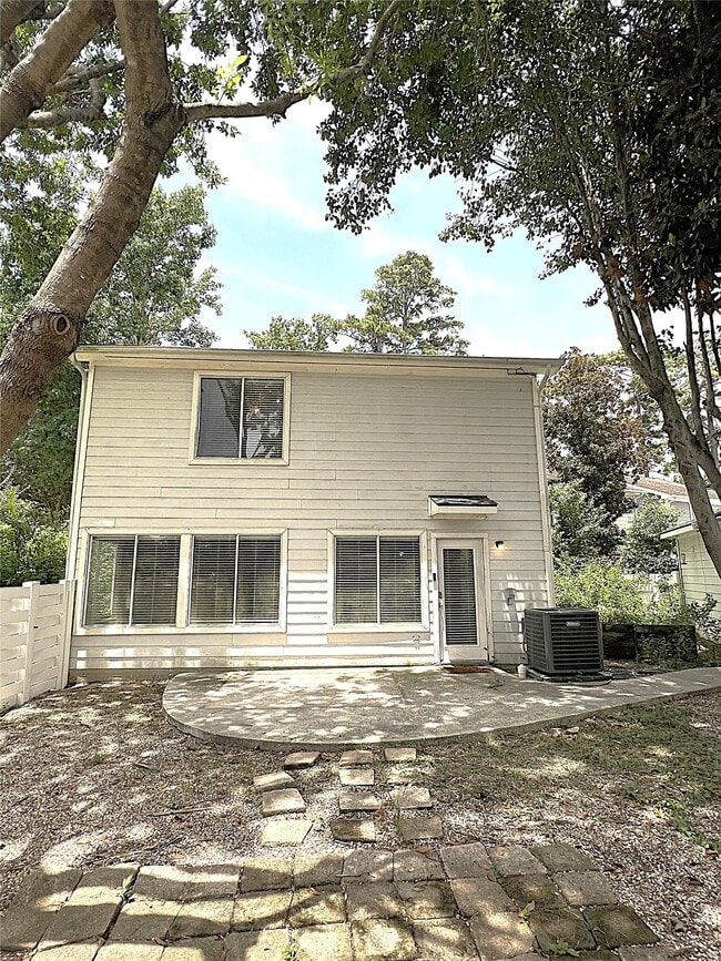Building Photo - 6819 Kingwood Glen Dr