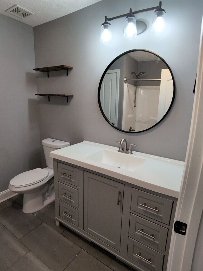 Building Photo - Adorable Ranch with a bonus room and half ...