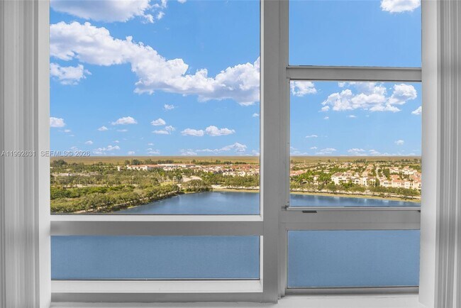 Building Photo - 2681 N Flamingo Rd