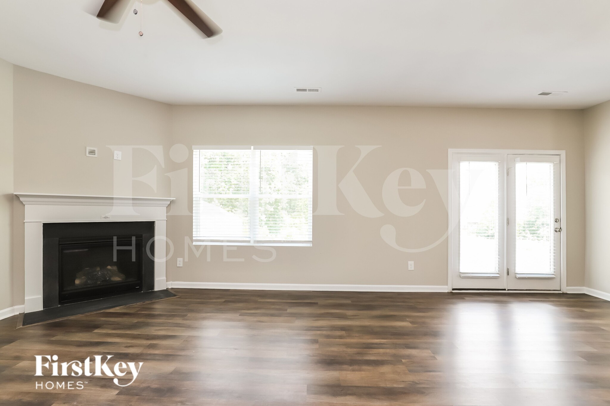 Building Photo - 3748 Streamside Dr