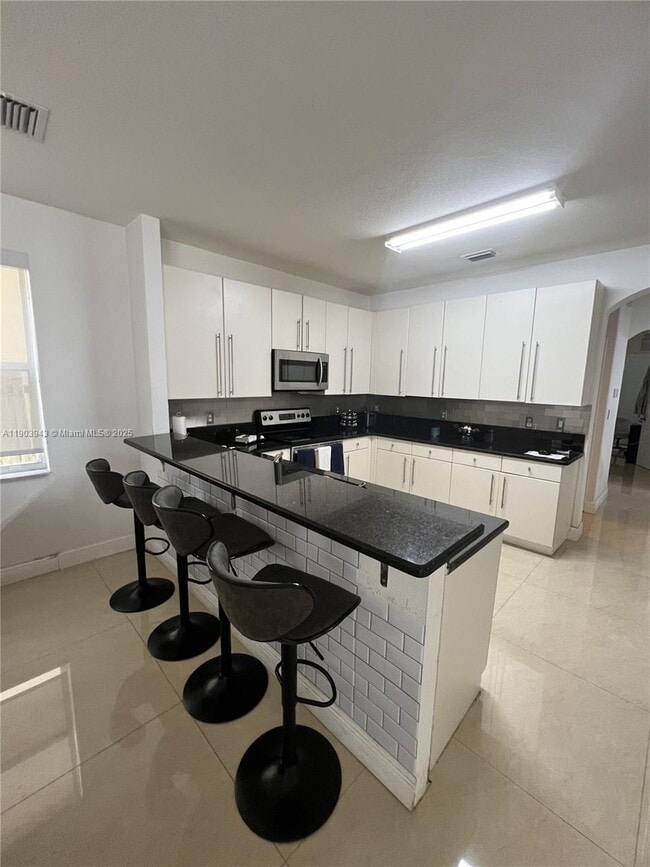 Building Photo - 11161 NW 77th Terrace