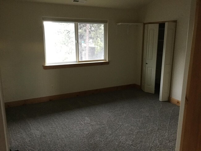 Building Photo - 61386 Merriewood Ct