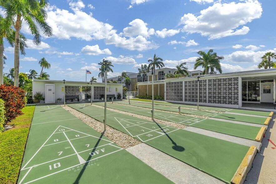 Building Photo - 2970 NE 16th Ave