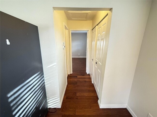 Building Photo - 2202 Clubhouse Dr