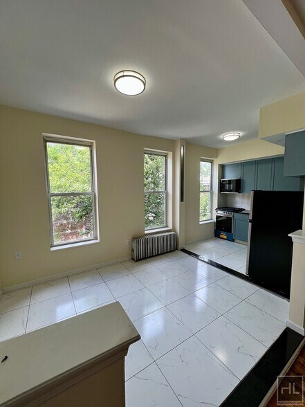 Building Photo - 2BR 1BA Original Layout Renovated 5th Ave Park Slope
