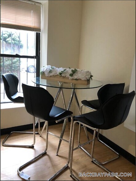 Building Photo - 90 St Botolph St