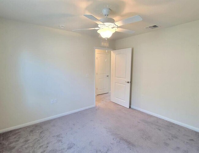 Building Photo - 505 Rockport St