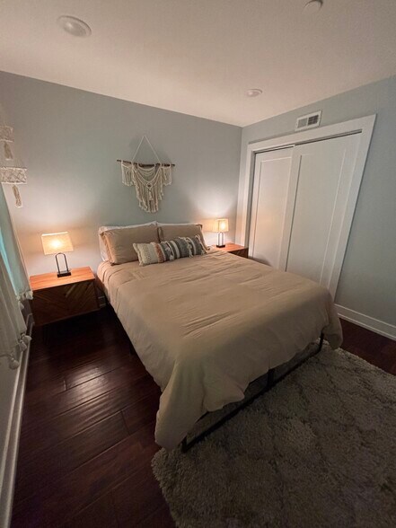 Building Photo - 1220 Lecount St