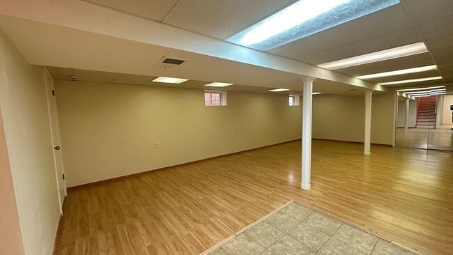 Building Photo - 7520 W Carmen Ave