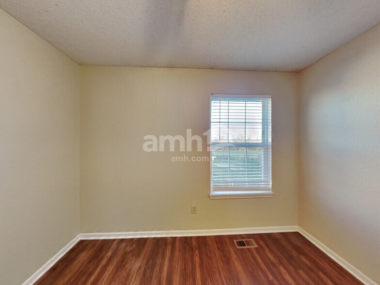 Building Photo - 7411 Cordova Dr