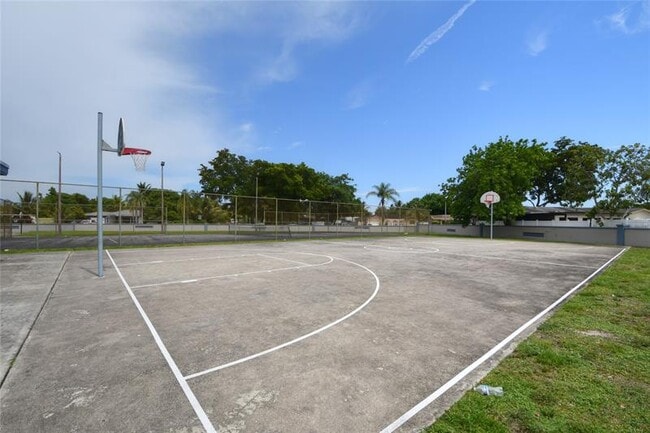 Building Photo - 5385 SW 8th Ct