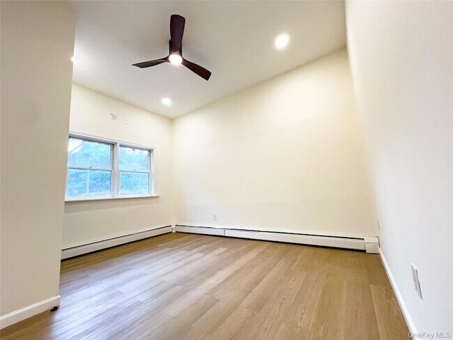 Building Photo - 456 N Liberty Dr