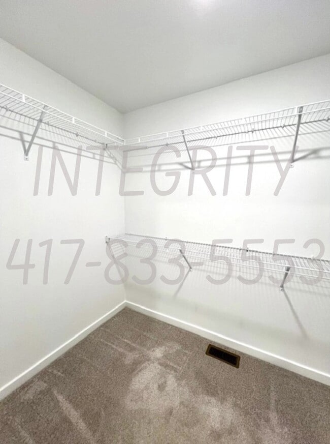 Building Photo - 800 Hoffman Hills Blvd