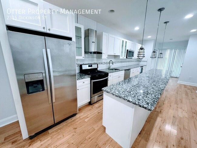 Building Photo - 2315 Dickinson St