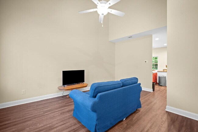 Building Photo - 3 Bedroom 2.5 Bath home in Azalea Square